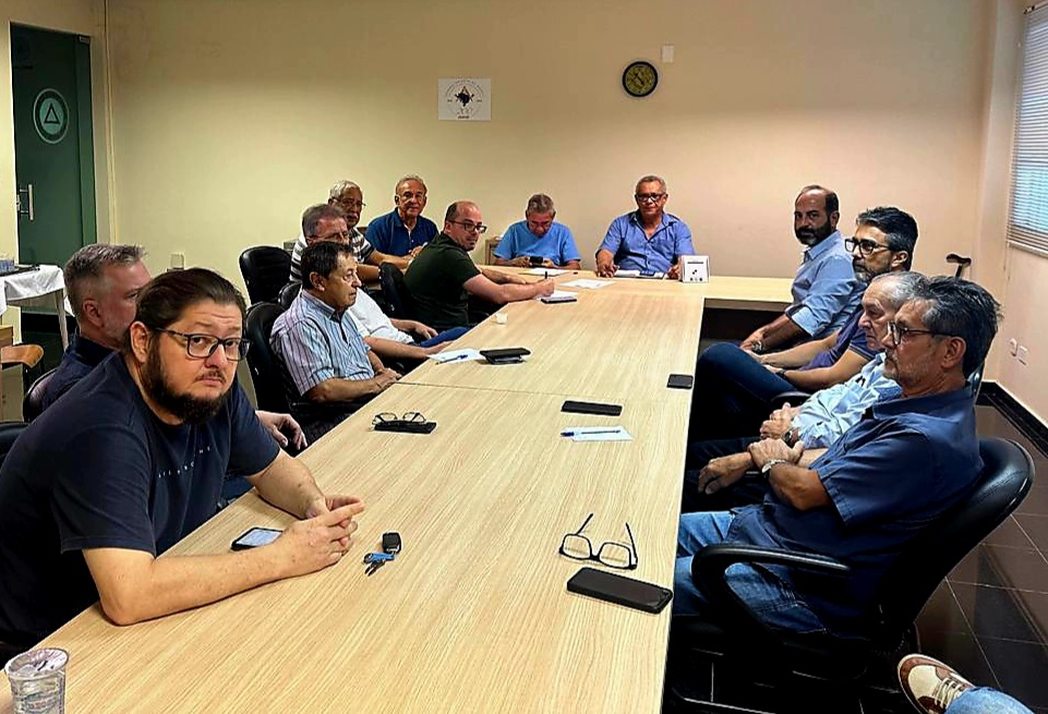 Read more about the article GOB-MS realiza Reunião Executiva com ampla participação de Secretários e Assessorias – 27/05/2025